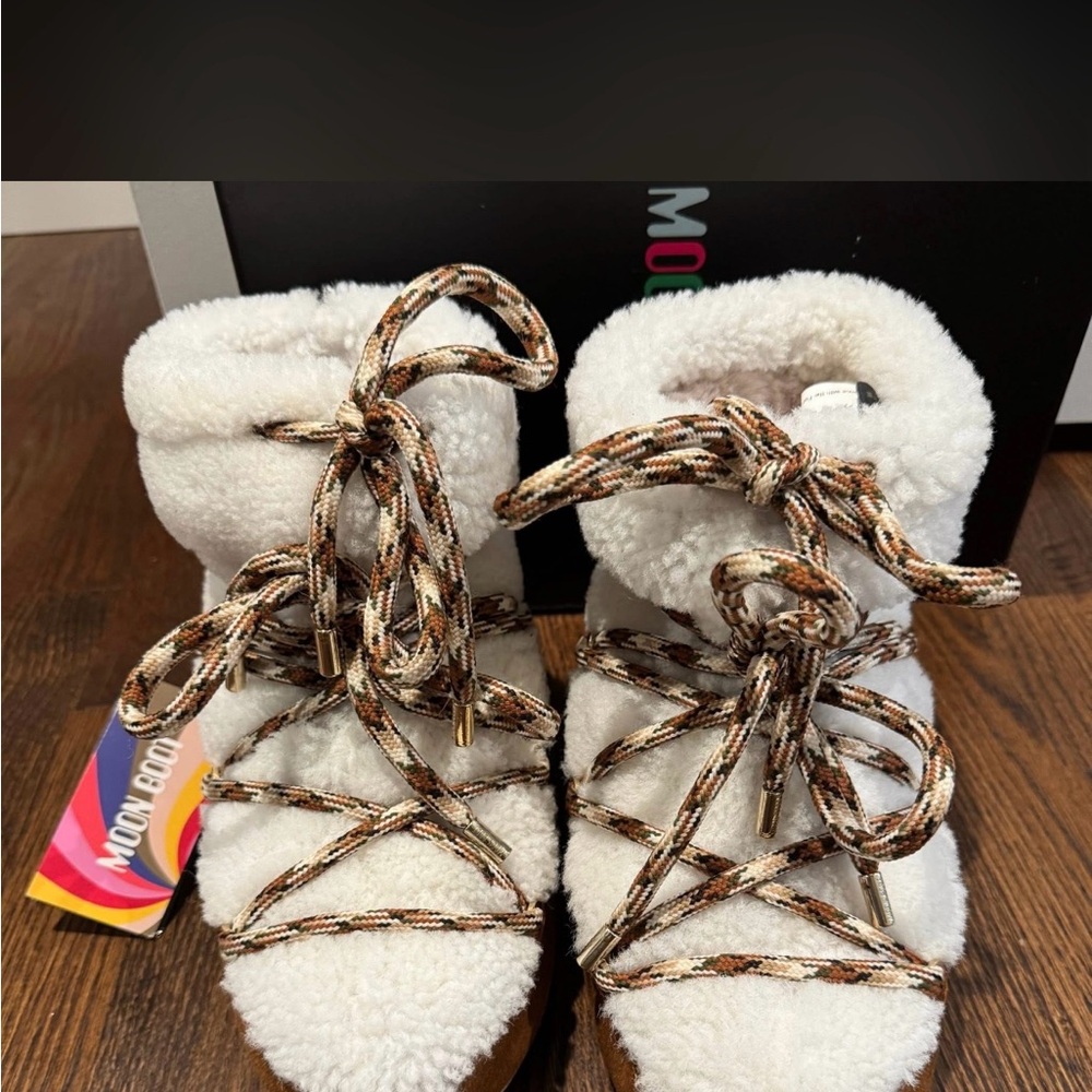 Moon Boot Women's Cozy White and Tan Winter Boots